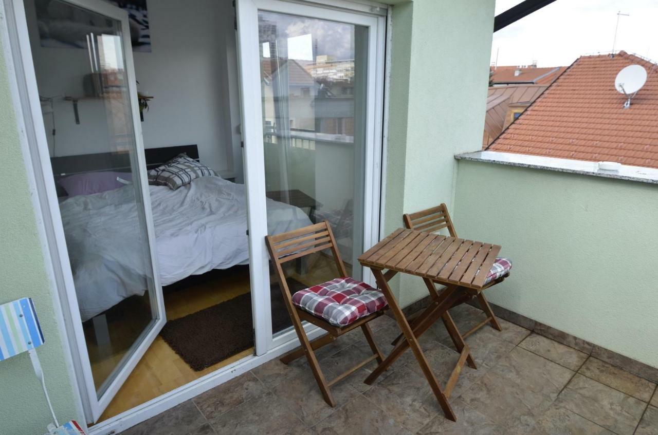 Simpa Stan U Potkrovlju Zagabria Esterno foto